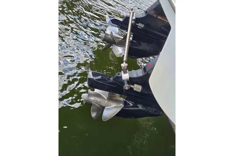 Slide: The Image of Propellers of a 2013 Formula 310 Sun Sport boat in water. - 41