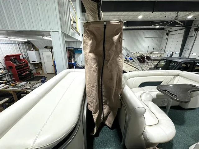 Slide: The Image of Premier 235 Grand Majestic 2005 - 11