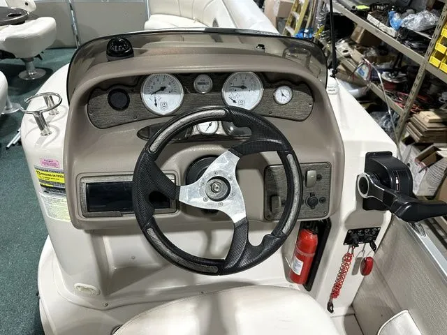 Slide: The Image of Premier 235 Grand Majestic 2005 - 18