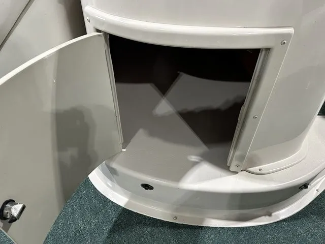 Slide: The Image of Premier 235 Grand Majestic 2005 - 25