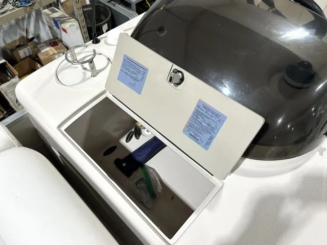 Slide: The Image of Premier 235 Grand Majestic 2005 - 26