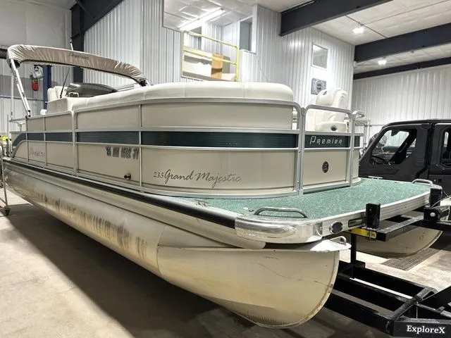 Slide: The Image of Premier 235 Grand Majestic 2005 - 3