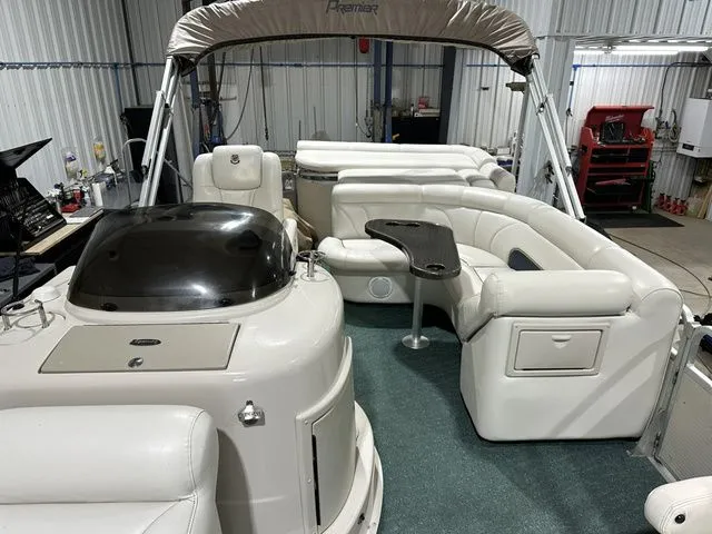 Slide: The Image of Premier 235 Grand Majestic 2005 - 32