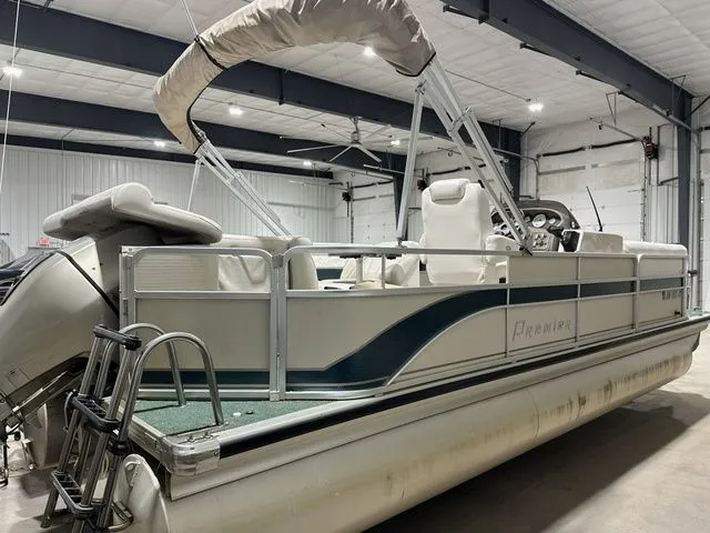 Slide: The Image of Premier 235 Grand Majestic 2005 - 4