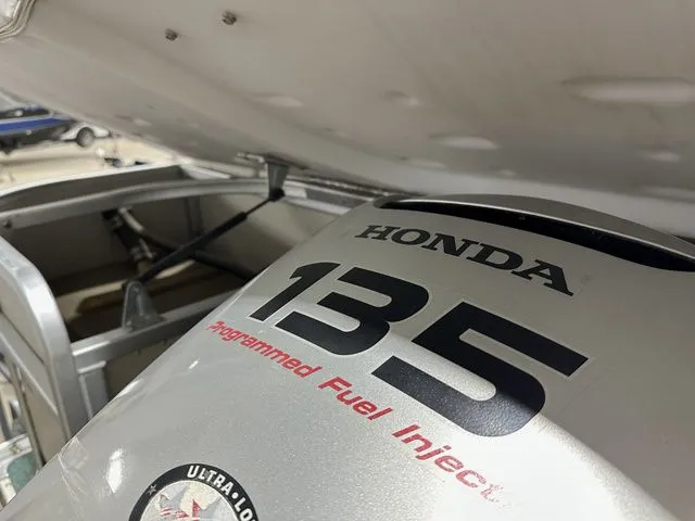 Slide: The Image of Premier 235 Grand Majestic 2005 - 8