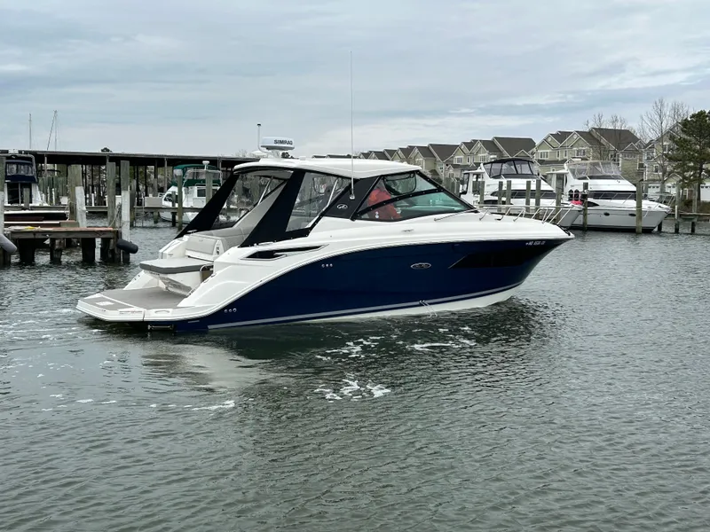Slide: The Image of Sea Ray Sundancer 320 2024 - 1