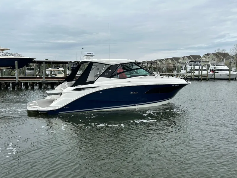 Slide: The Image of Sea Ray Sundancer 320 2024 - 2