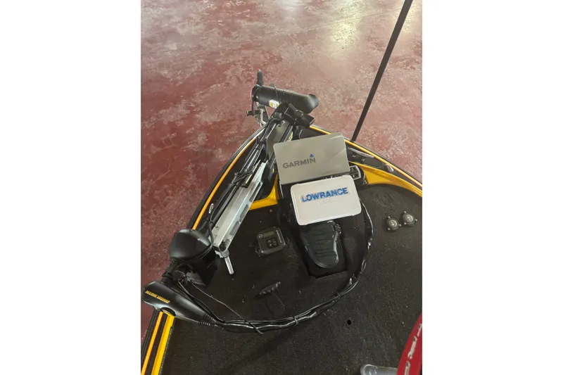 Slide: The Image of 2015 Nitro Z-9 DC boat with Garmin and Lowrance electronics on deck. - 3