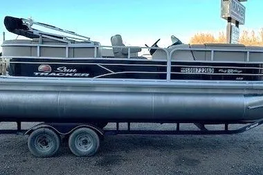 Slide: The Image of 2018 Sun Tracker Party Barge 22 XP3 pontoon boat on trailer. - 4