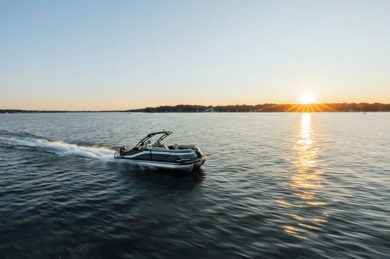 Slide: The Image of Harris Grand Mariner 230 2026 - 11