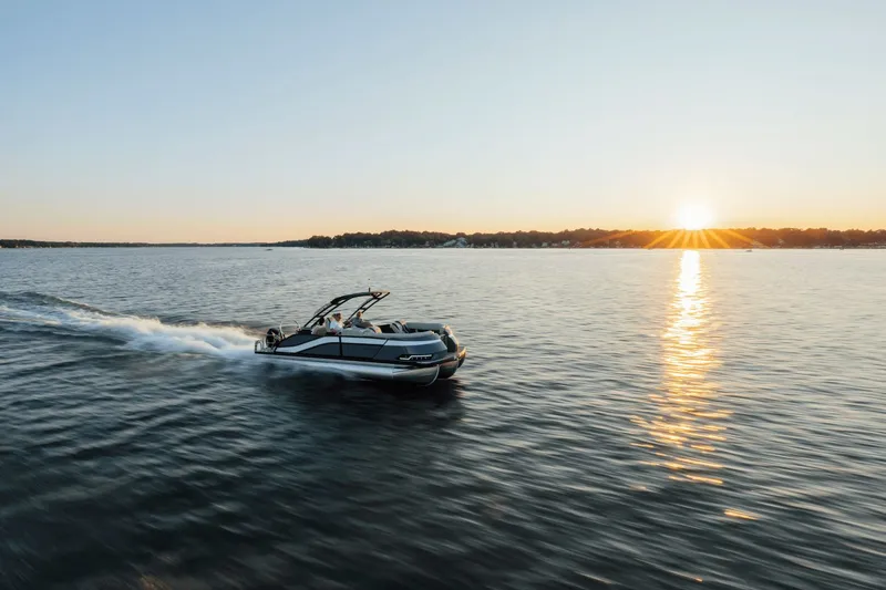 Slide: The Image of Harris Grand Mariner 230 2026 - 2