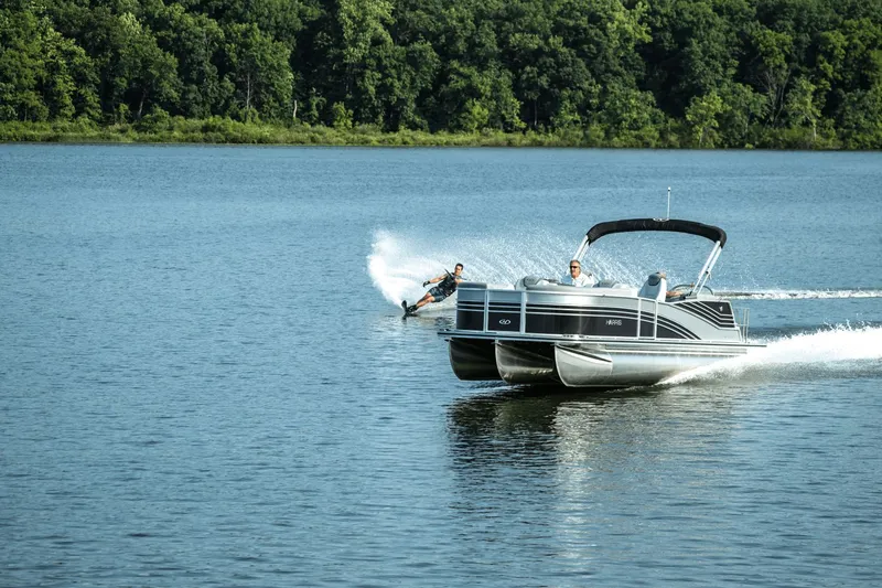 Slide: The Image of Harris Grand Mariner 230 2026 - 26