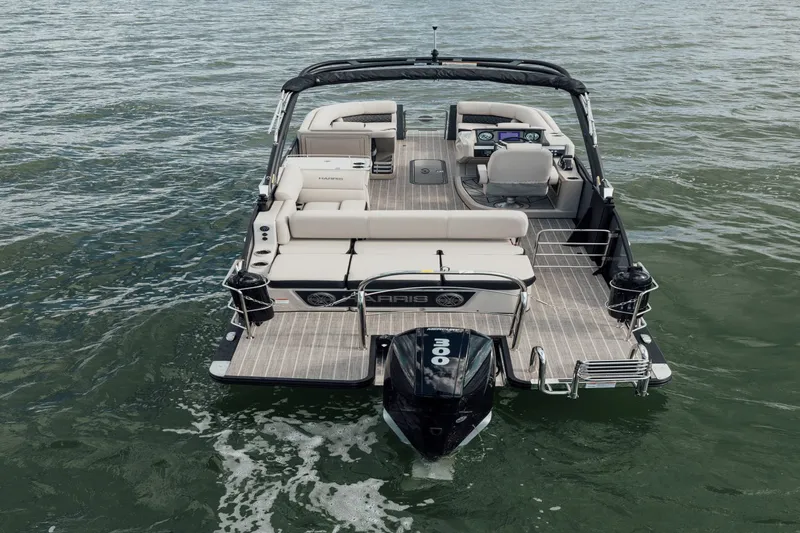 Slide: The Image of Harris Grand Mariner 230 2026 - 27