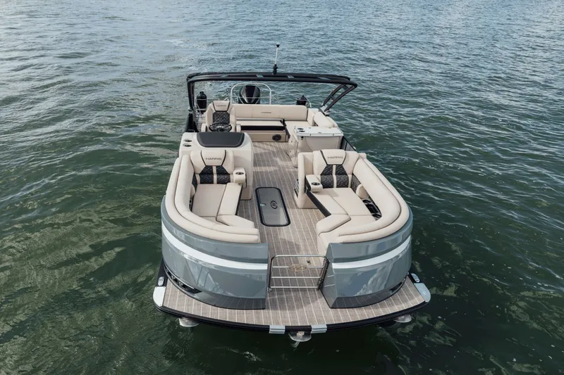 Slide: The Image of Harris Grand Mariner 230 2026 - 9