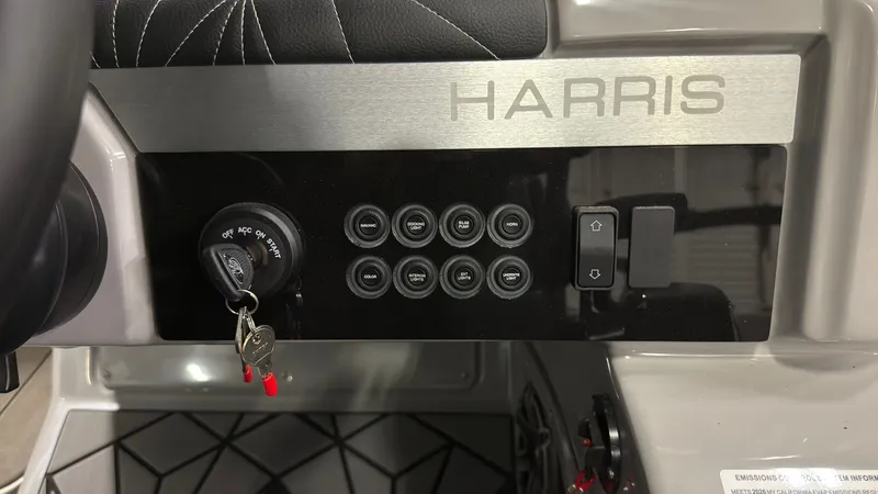 Slide: The Image of Harris Grand Mariner 230 2026 - 23