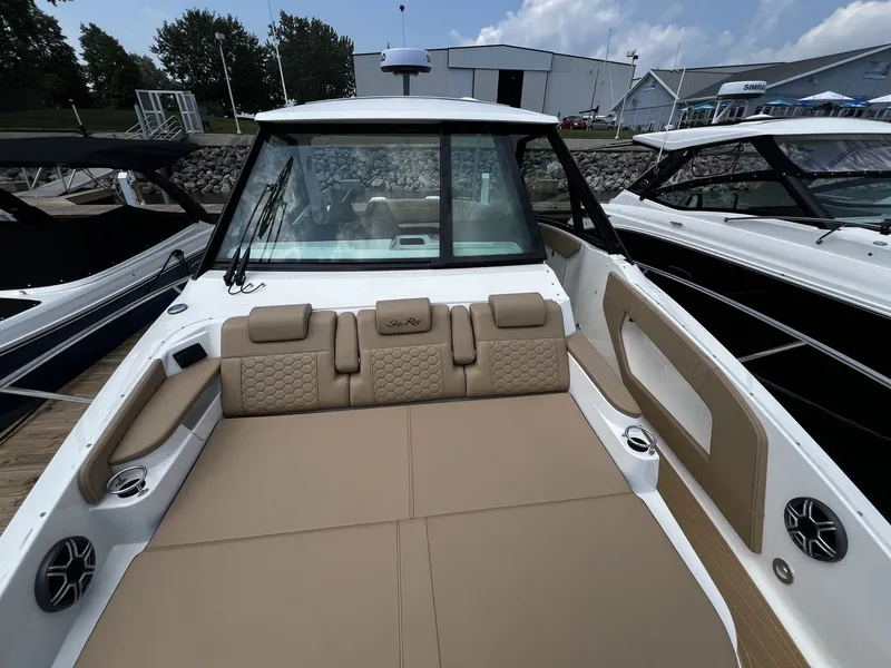 Slide: The Image of Sea Ray Sundancer 320 Outboard 2026 - 21
