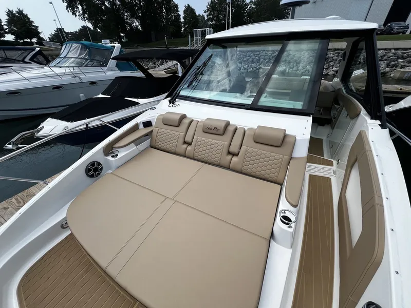Slide: The Image of Sea Ray Sundancer 320 Outboard 2026 - 20
