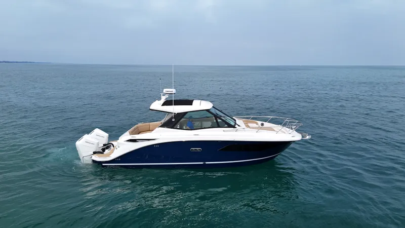 Slide: The Image of Sea Ray Sundancer 320 Outboard 2026 - 1