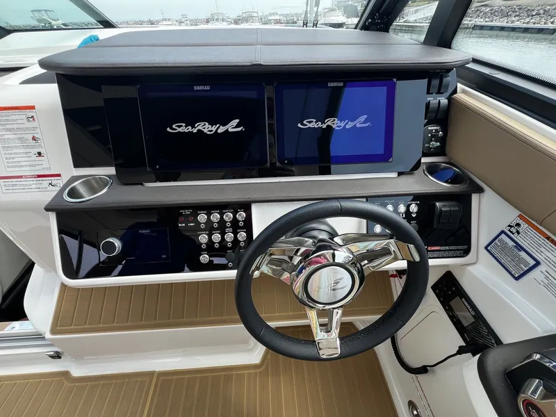 Slide: The Image of Sea Ray Sundancer 320 Outboard 2026 - 15