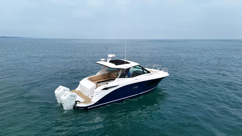 Slide: The Image of Sea Ray Sundancer 320 Outboard 2026 - 2