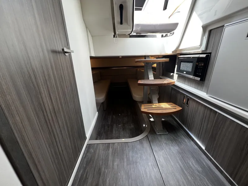 Slide: The Image of Sea Ray Sundancer 320 Outboard 2026 - 36