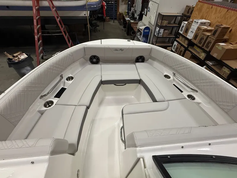 Slide: The Image of Sea Ray SDX 230 Outboard 2026 - 16