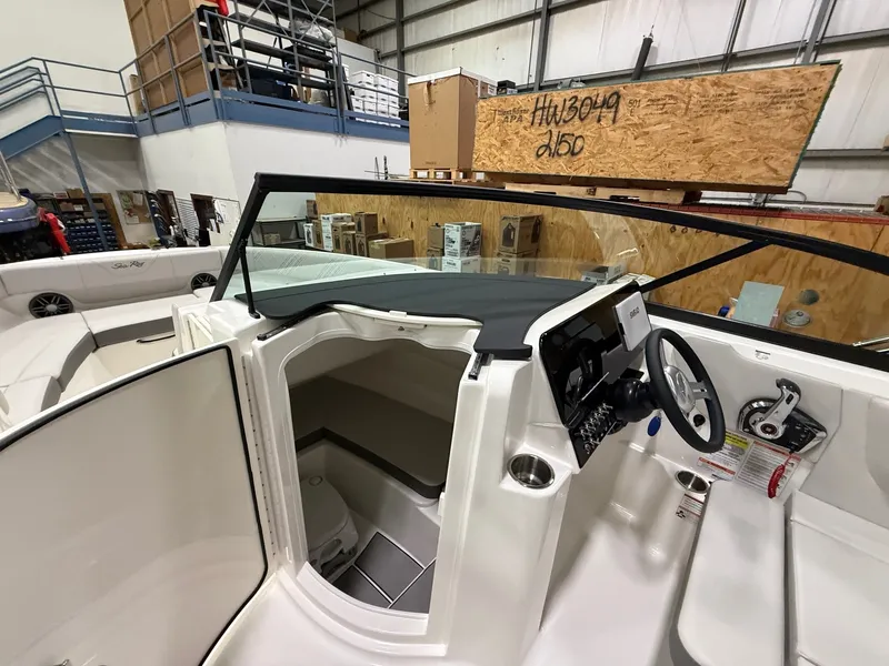 Slide: The Image of Sea Ray SDX 230 Outboard 2026 - 20