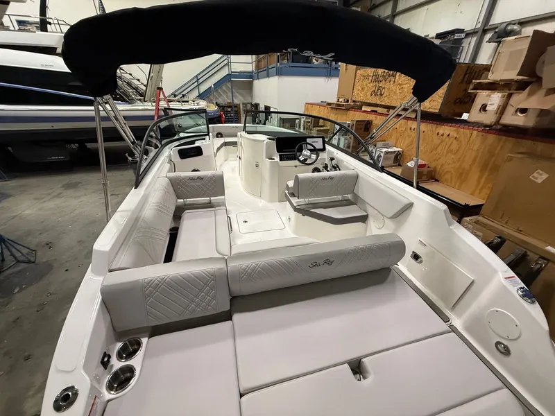 Slide: The Image of Sea Ray SDX 230 Outboard 2026 - 22