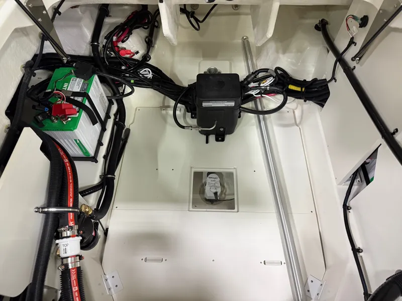 Slide: The Image of Sea Ray SDX 230 Outboard 2026 - 25