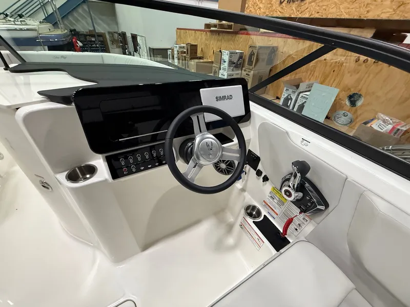 Slide: The Image of Sea Ray SDX 230 Outboard 2026 - 3