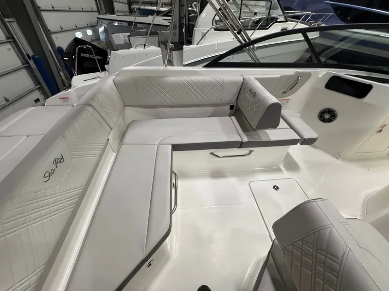 Slide: The Image of Sea Ray SDX 230 Outboard 2026 - 4