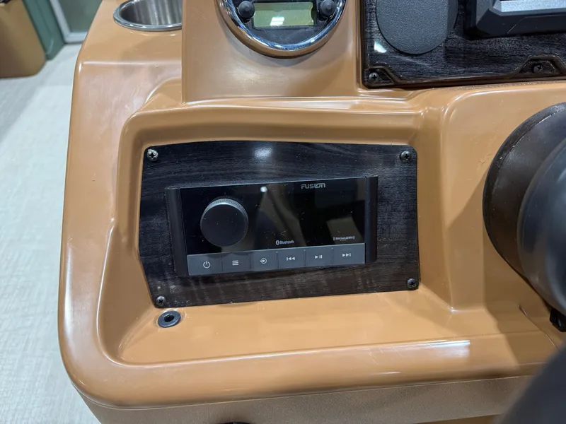 Slide: The Image of Tahoe GEOfish 2385 Rear Fish Tritoon & Honda 4-Stroke EFI 2026 - 13