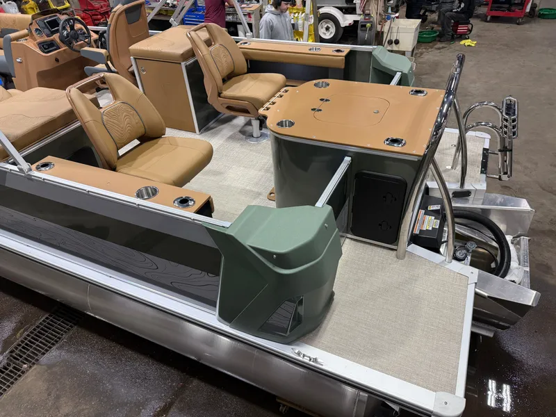 Slide: The Image of Tahoe GEOfish 2385 Rear Fish Tritoon & Honda 4-Stroke EFI 2026 - 4