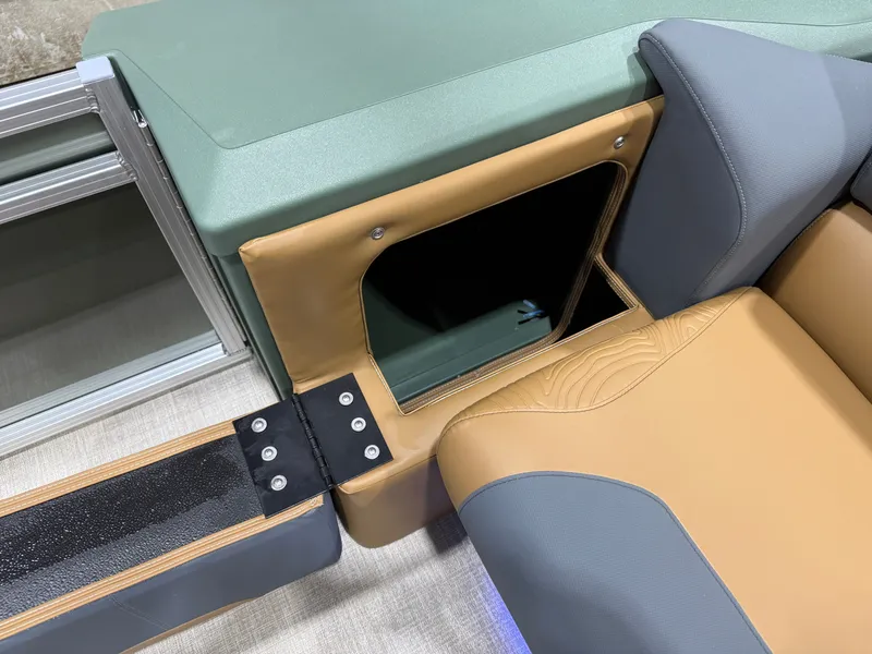 Slide: The Image of Tahoe GEOfish 2385 Rear Fish Tritoon & Honda 4-Stroke EFI 2026 - 41