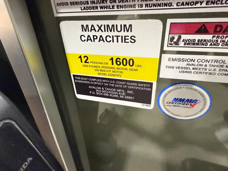 Slide: The Image of Tahoe GEOfish 200HP Rear Fish 2385 Tritoon 2026 - 16