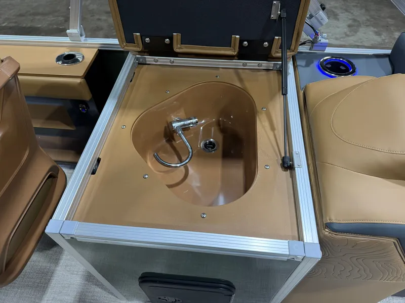 Slide: The Image of Tahoe GEOfish 200HP Rear Fish 2385 Tritoon 2026 - 18