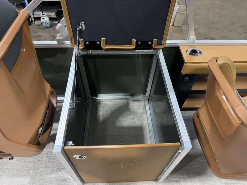 Slide: The Image of Tahoe GEOfish 200HP Rear Fish 2385 Tritoon 2026 - 21