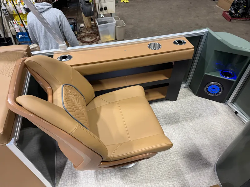 Slide: The Image of Tahoe GEOfish 200HP Rear Fish 2385 Tritoon 2026 - 24