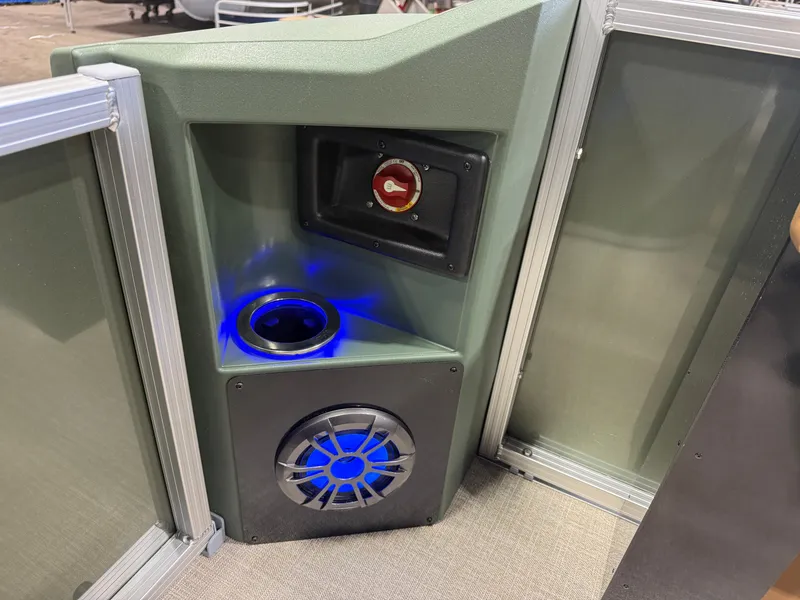 Slide: The Image of Tahoe GEOfish 200HP Rear Fish 2385 Tritoon 2026 - 30