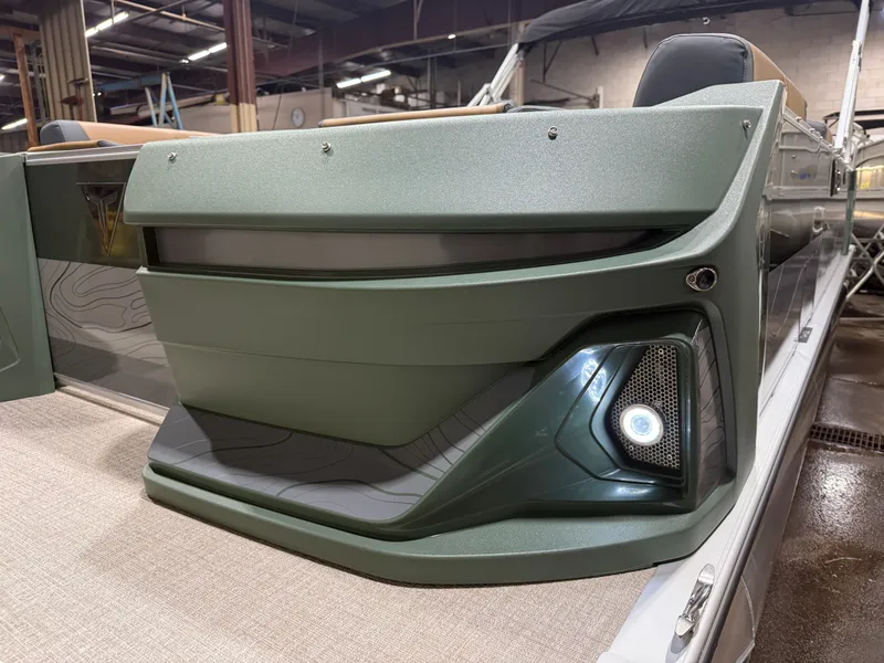 Slide: The Image of Tahoe GEOfish 200HP Rear Fish 2385 Tritoon 2026 - 44