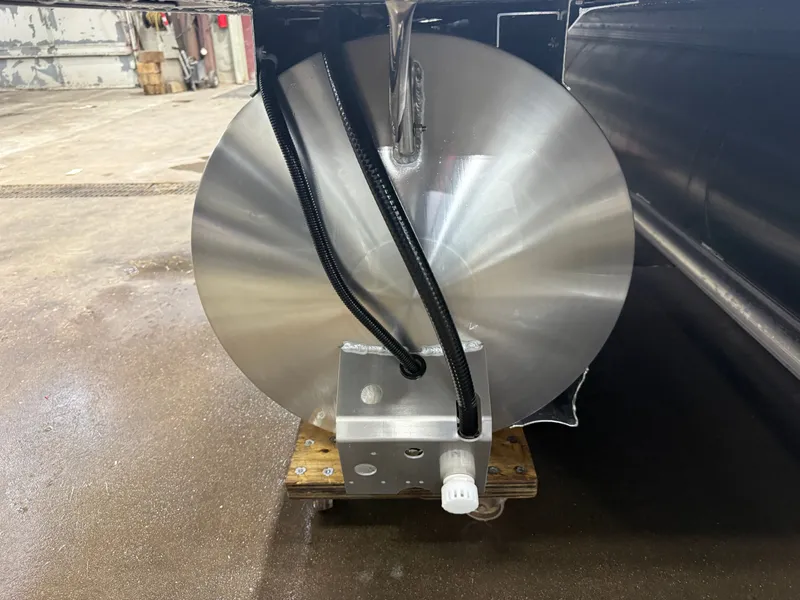 Slide: The Image of Tahoe GEOfish 200HP Rear Fish 2385 Tritoon 2026 - 50