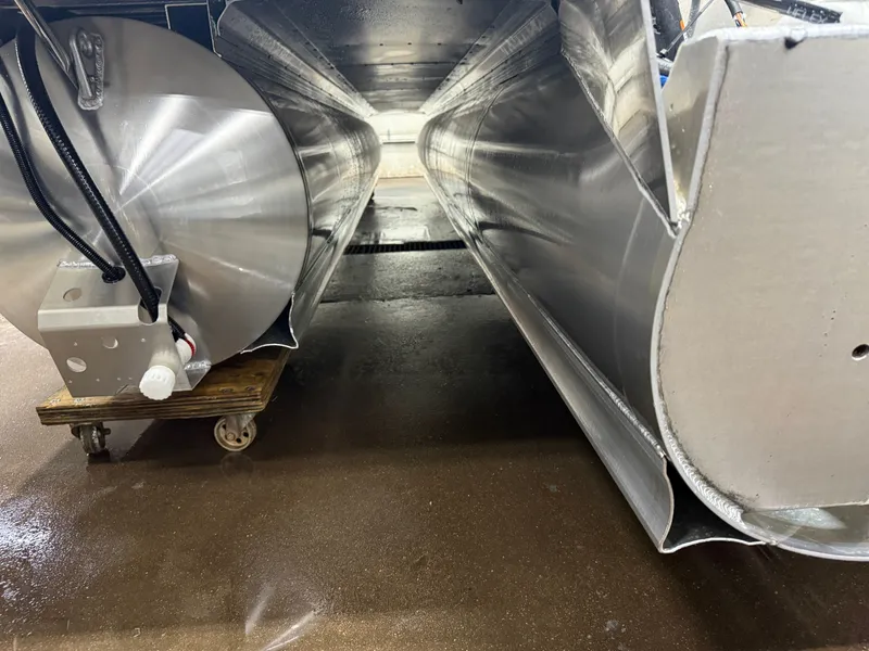 Slide: The Image of Tahoe GEOfish 200HP Rear Fish 2385 Tritoon 2026 - 51