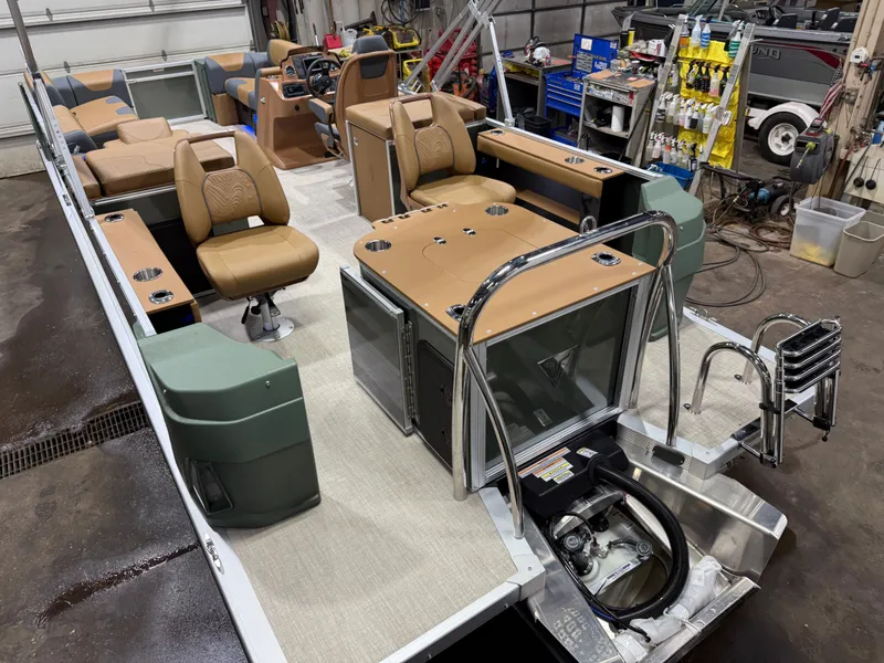 Slide: The Image of Tahoe GEOfish 200HP Rear Fish 2385 Tritoon 2026 - 58