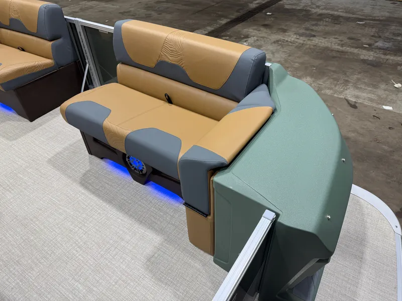 Slide: The Image of Tahoe GEOfish 200HP Rear Fish 2385 Tritoon 2026 - 8