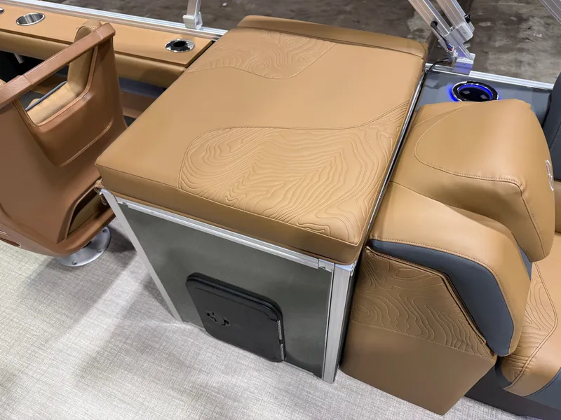 Slide: The Image of Tahoe GEOfish 2385 Rear Fish Tritoon & Honda 4-Stroke EFI 2026 - 17