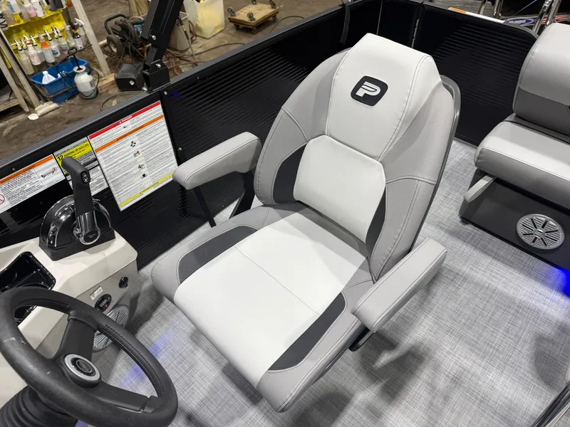 Slide: The Image of Princecraft Vectra 23 RL 2026 - 12