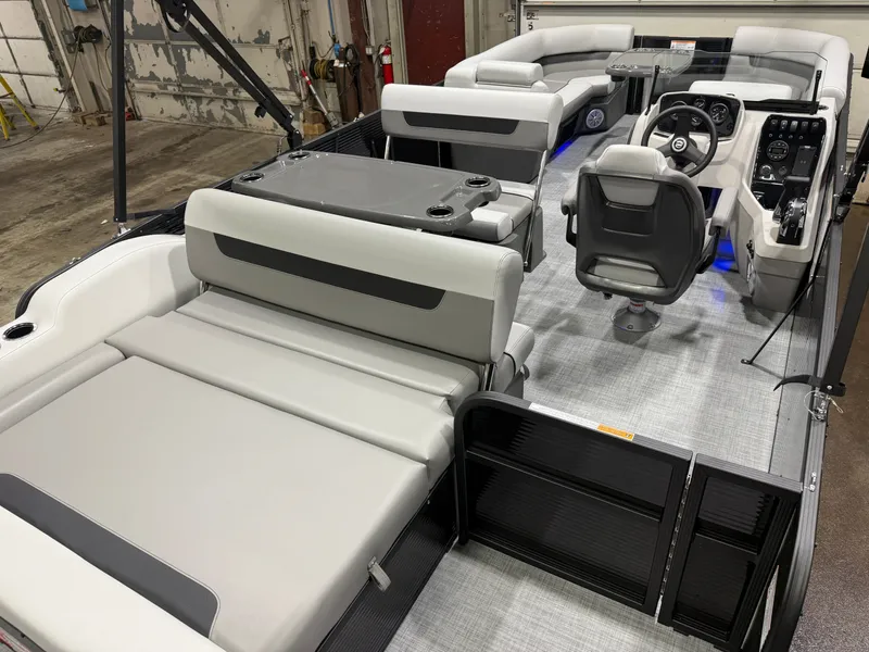 Slide: The Image of Princecraft Vectra 23 RL 2026 - 22