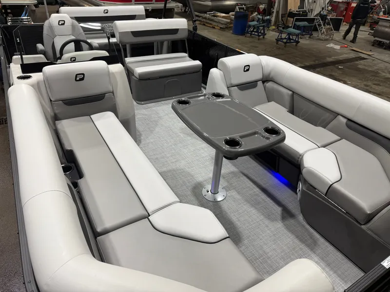 Slide: The Image of Princecraft Vectra 23 RL 2026 - 30