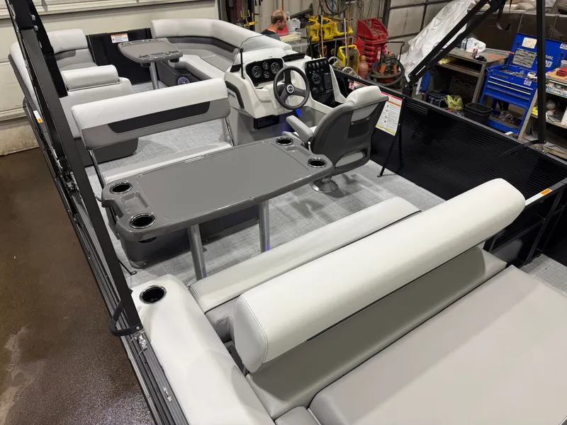 Slide: The Image of Princecraft Vectra 23 RL 2026 - 4