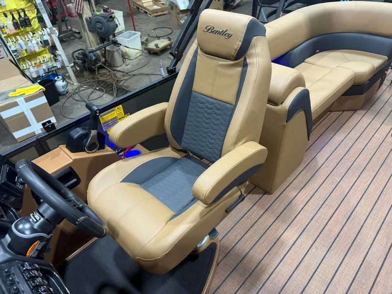 Slide: The Image of Bentley Pontoons Elite 200HP 223 Admiral Quad Lounge Tritoon 2026 - 12